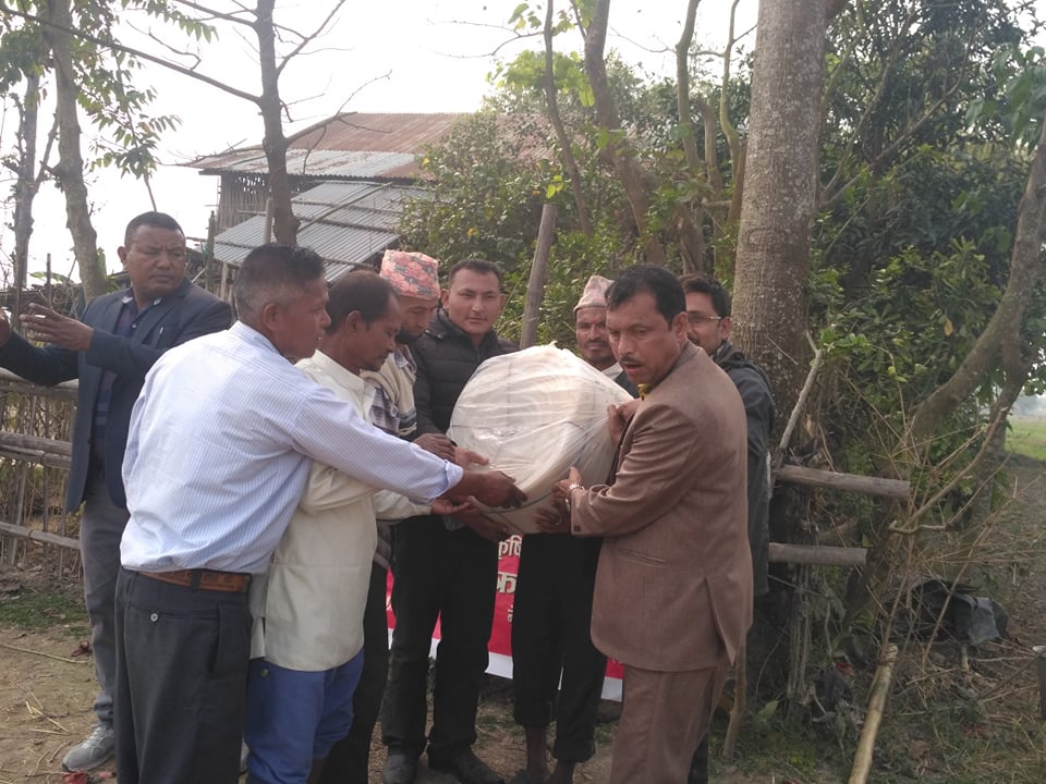 नेकपा मोरङ्गले कृषकलाई बाड्यो कृषि सामग्रि, प्रहरीद्धारा हस्तक्षेपको प्रयासः दमनको जवाफ प्रतिरोध: श्रेष्ठ