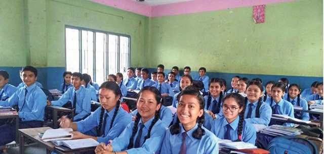 बोर्डिङ छाडेर सामुदायीक बिद्यनलयमा भर्नाः एउटै कक्षामा नौ सेक्सन
