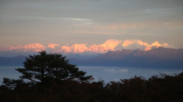 घुम्नैपर्ने पूर्वी नेपालको प्रमुख पर्यटकीय क्षेत्र सन्दकपुर (तस्वीर सहित )