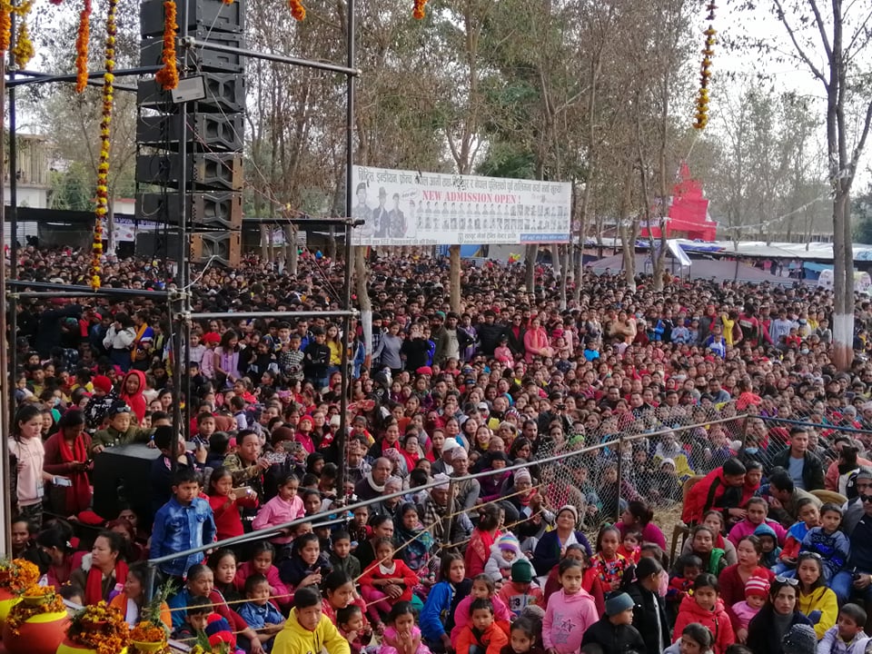घोराही महोत्सवमा उर्लियो जनसागर, दर्शक बढी भएपछि आधा घण्टा टिकट बन्द