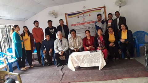 लायन्स क्लबद्धारा विद्यालयलाई आर्थिक सहयोग