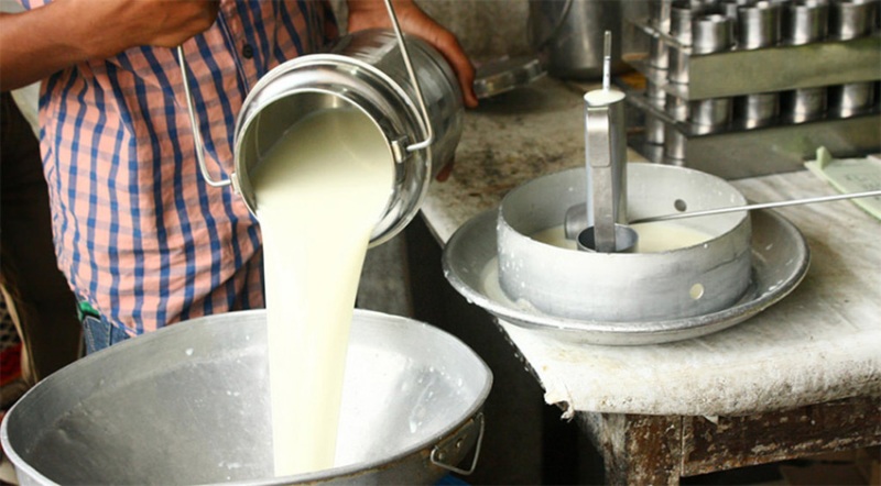 काेराेना प्रभावः दैनिक १७.५ प्रतिशत दूध कम खपत