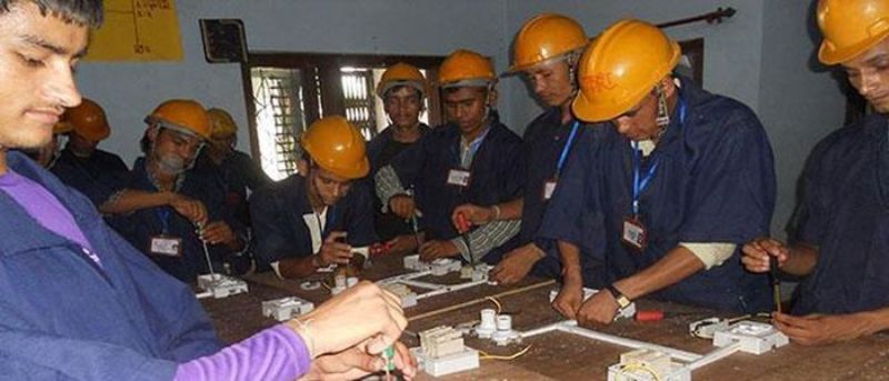 कुन पेशामा कतिले पाए प्राविधिक तालीम ?