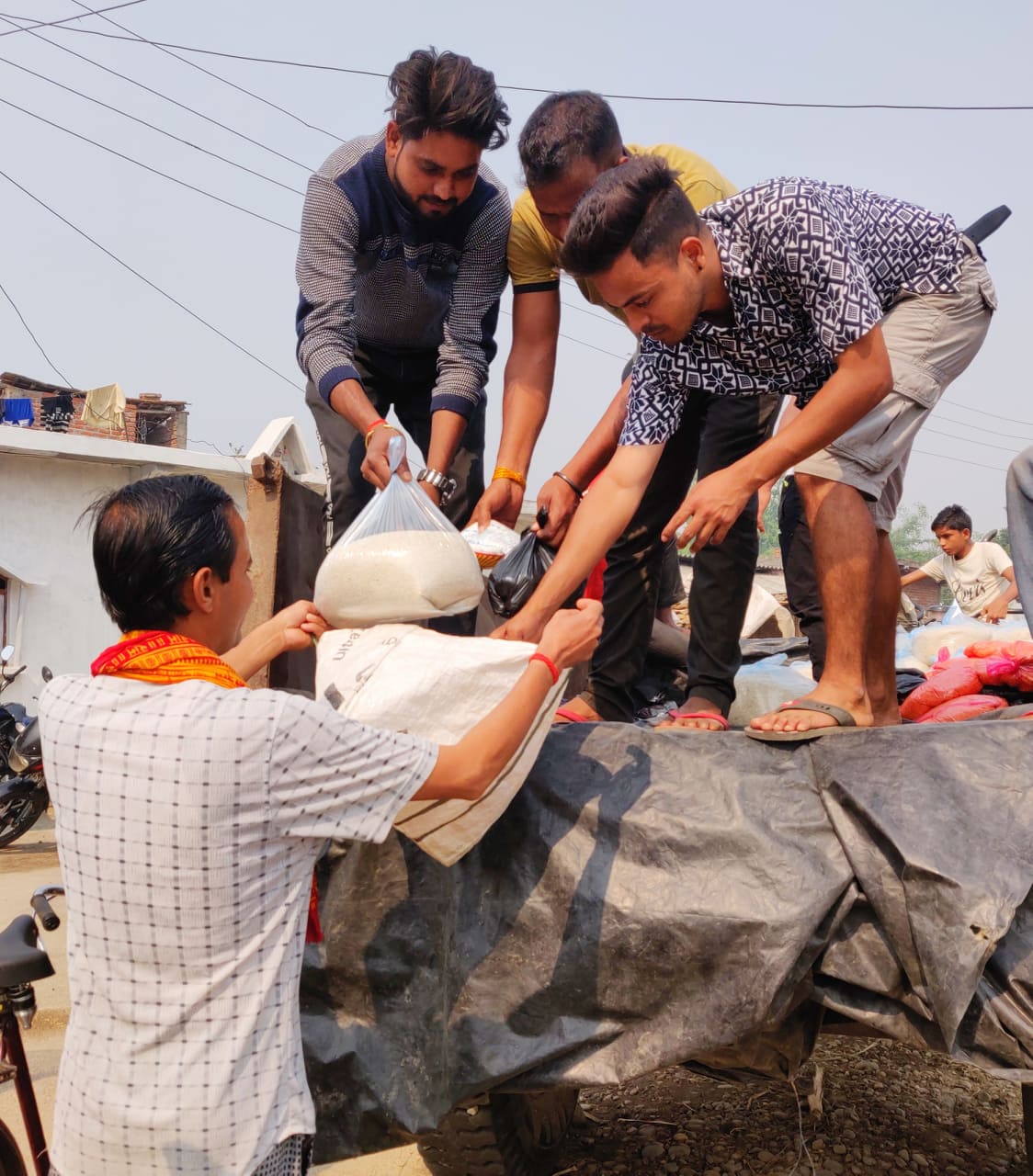 दानिलाइ कहिल्यै हानि हुँदैन:जैसवालले पुन गरे  राहत वितरण