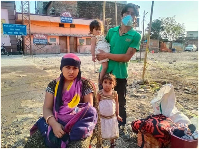  कोरोनाको कहरमा मजदूर वर्ग : भारतबाट हिँडेरै नेपाल !   
