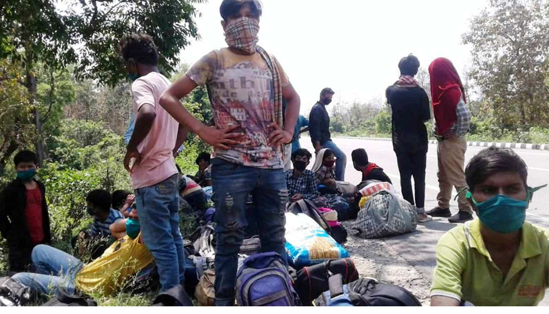 गर्भवती समेत सयौँ मजदुर भारतले क्वारेन्टाईनबाट निकाले पछि भोकभोकै , न सरकारले सुन्छ, न सहयोग गर्ने कोही छ