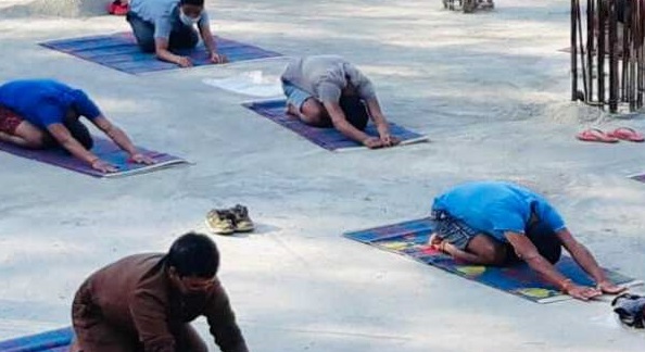 क्वारेन्टिनमा दैनिक बिहान डेढ घण्टा योग