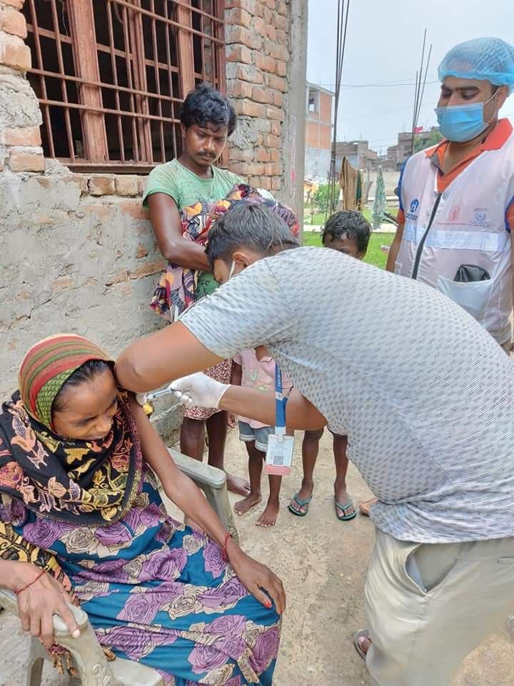 डा. चौरसियाको टिमद्धारा सुत्केरी महिलालाई सहयोग