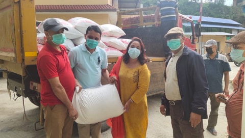 जन्मदिनको अवसरमा उपप्रमुख ढुंगानाद्धारा खाद्य बैंकमा खाद्यान्न जम्मा