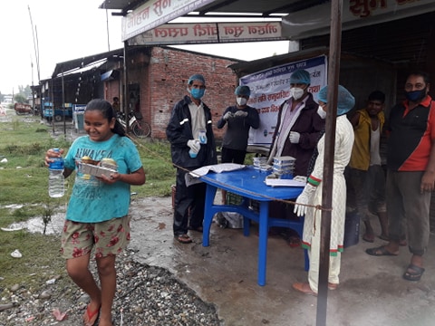 लकडाउनमा समस्यामा परेका नागरीकको पेट भर्दै माईती नेपाल, १४ हजार नागरिकलाई पोषिलो खाना