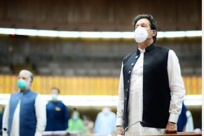 पाकिस्तानमा कोरोना बिरुद्ध ईमरान स्ट्राटेजी सफल हुदै, हामीले कसरी सिक्ने पाठ ?