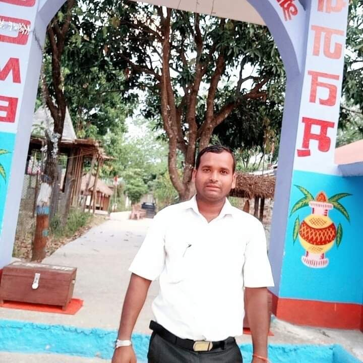 कञ्चनपुरका युवा कृष्ण दमाई दलित समुदायबाट शास्त्री पास गर्ने पहिलो विद्यार्थी