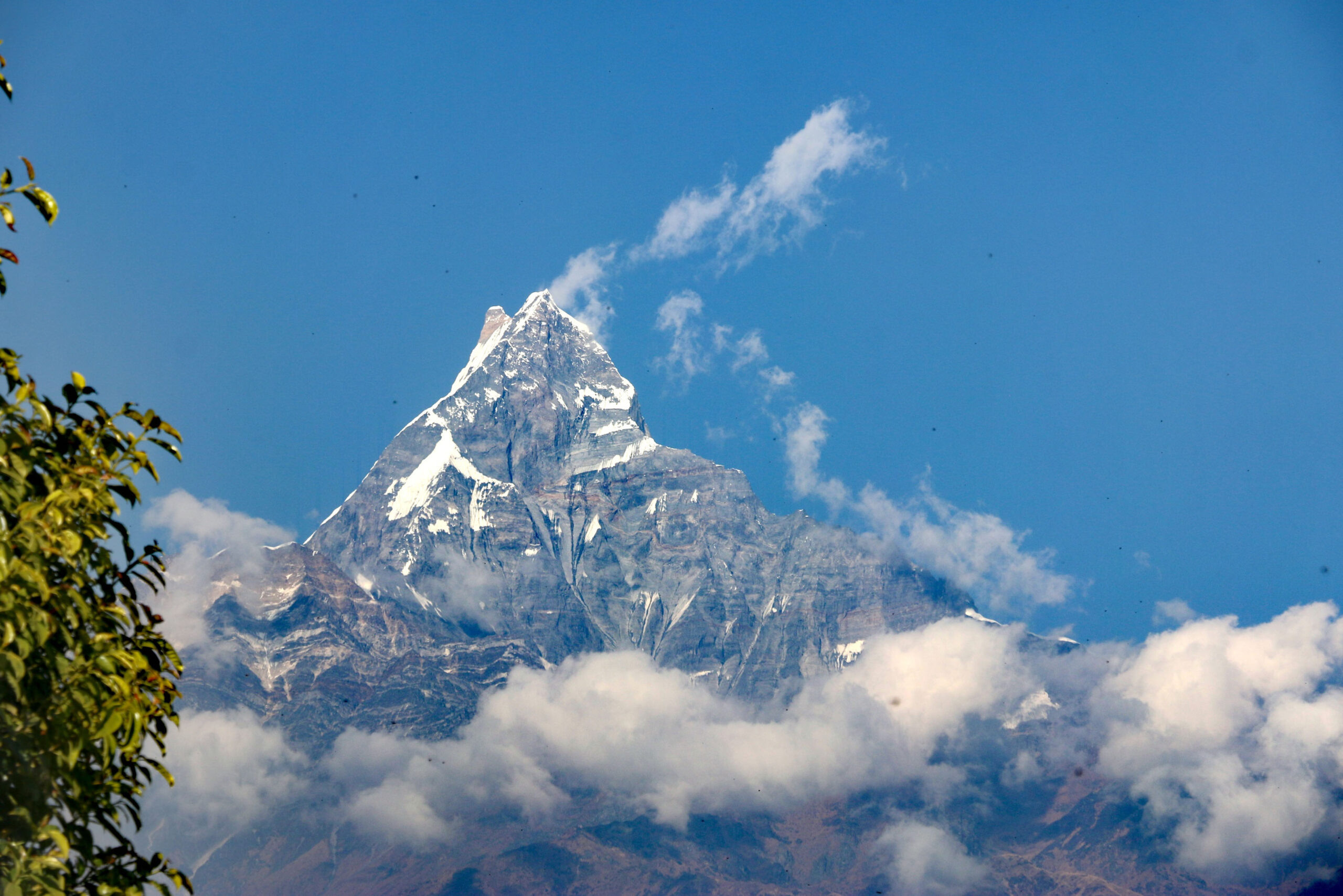 माछापुच्छ्रे हिमाल