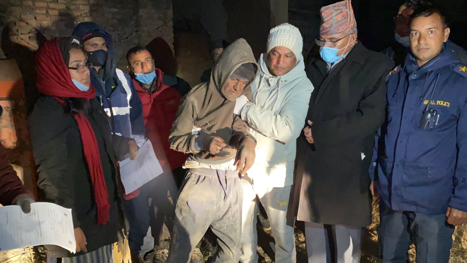 नमोबुद्धका मेयर शर्माको नेतृत्वमा भकुण्डेवेशीबाट वेवारीसे व्यक्तिको यसरी गरियो उद्धार (तस्वीर सहित )