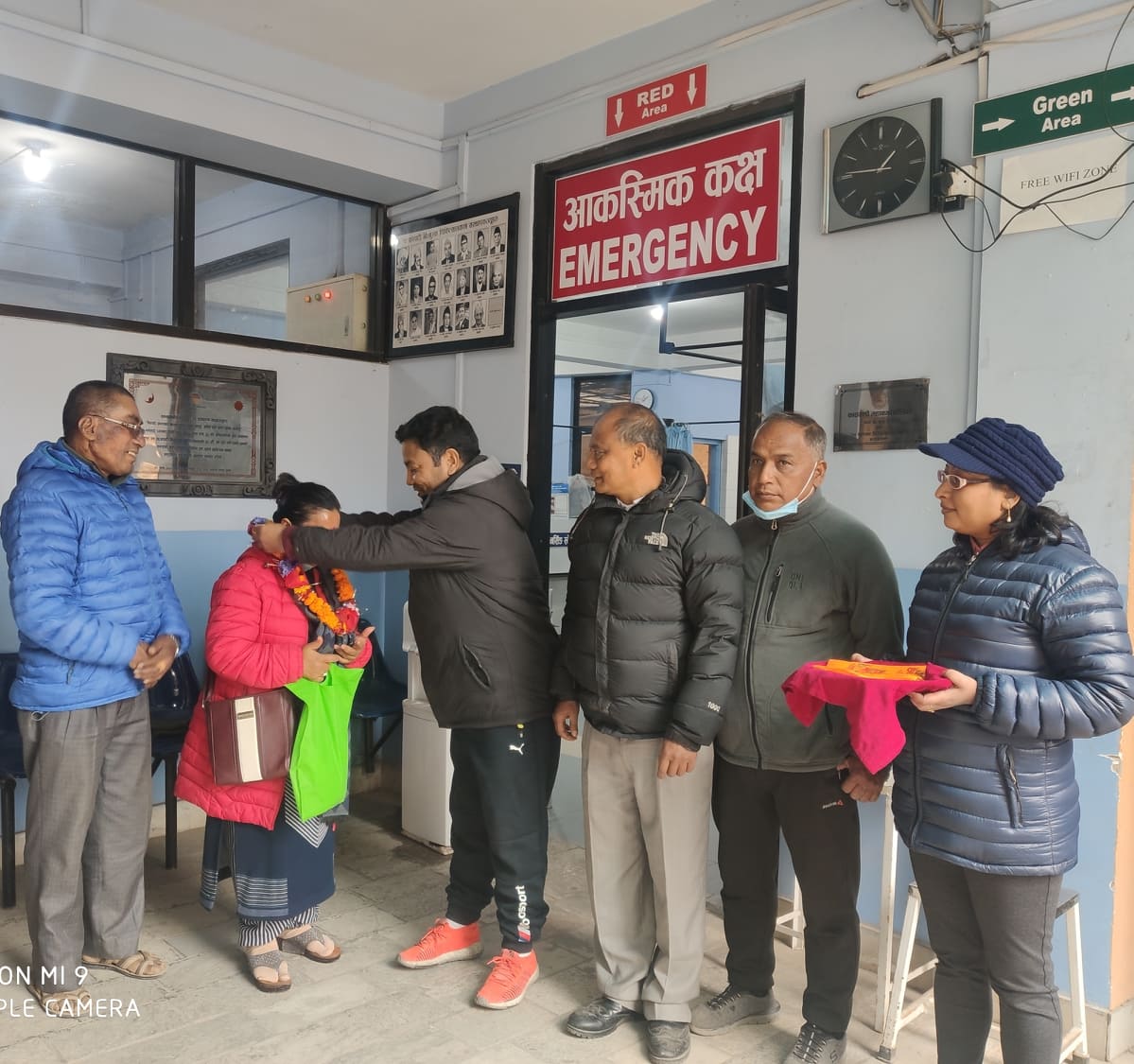 क्षेत्रपाटी निशुल्क चिकित्सालयको माऊ बद्री भवन निर्माणका लागि सानी कपाली र गोपाल रञ्जितकारले गरे सात लाख सहयोग