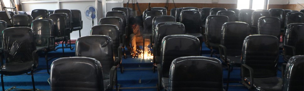 प्रदेश सभामा सांसदले कुर्सी भाँच्ने डरले वेल्डिङ गरियो