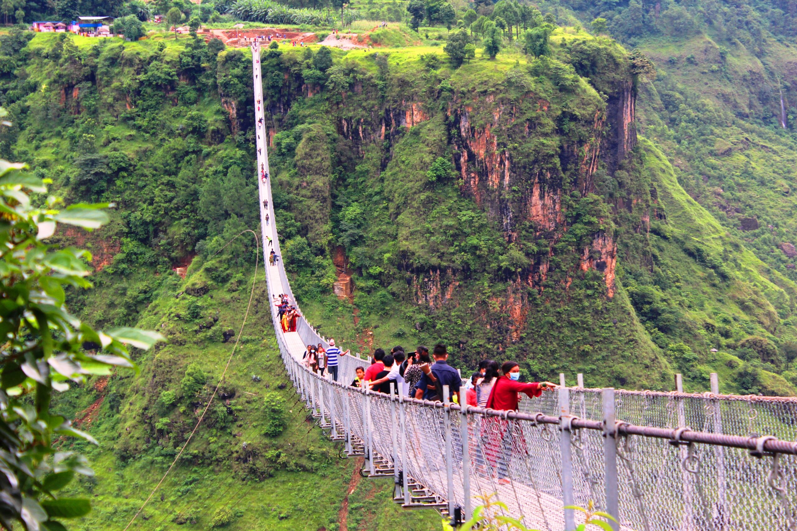 झोलुङ्गे पुललाई विश्व रेकर्ड राख्ने प्रक्रिया शुरु