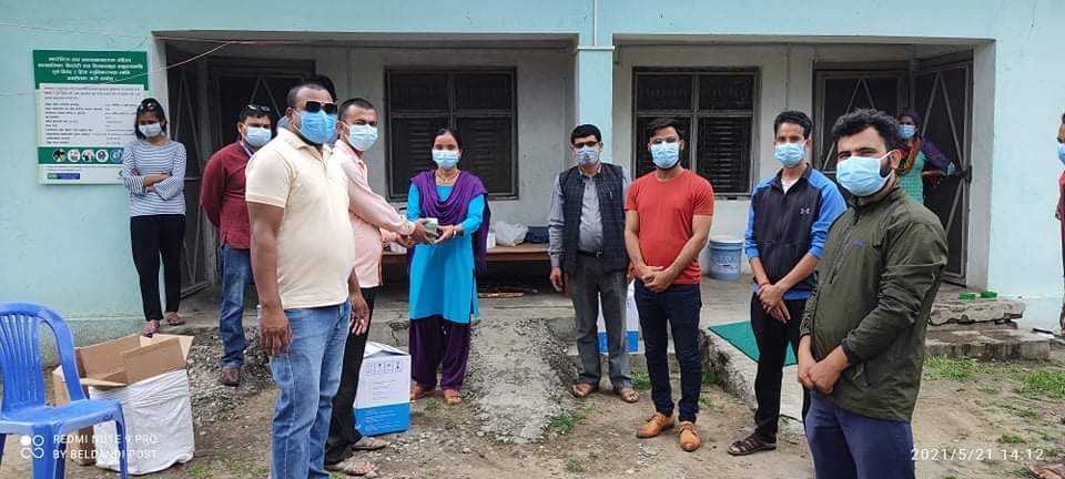 युवाले थालनी गरेको “मेरो सहयोग” अभियानले अक्सिजन कन्सन्ट्रेटर सहयोग