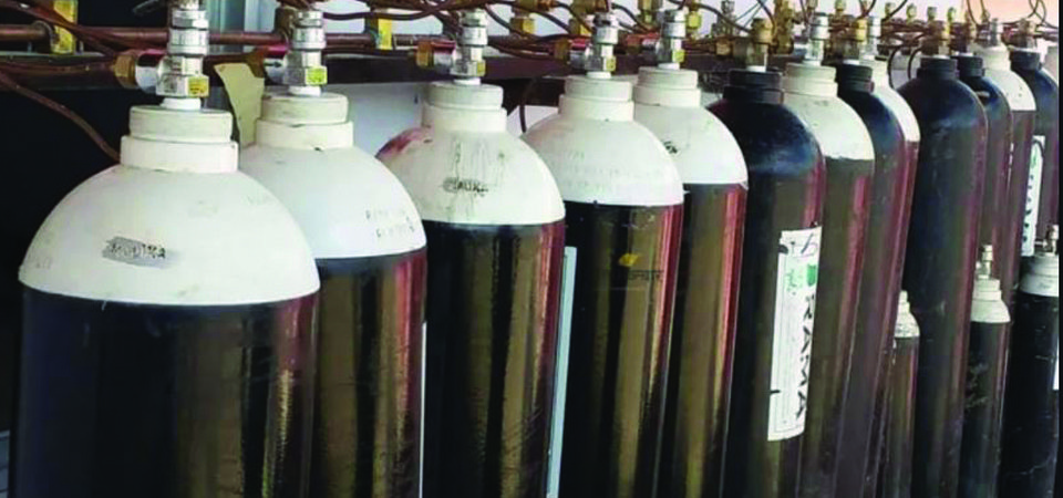 ओमानबाट ६०० अक्सिजन सिलिण्डर शनिबार ल्याइने