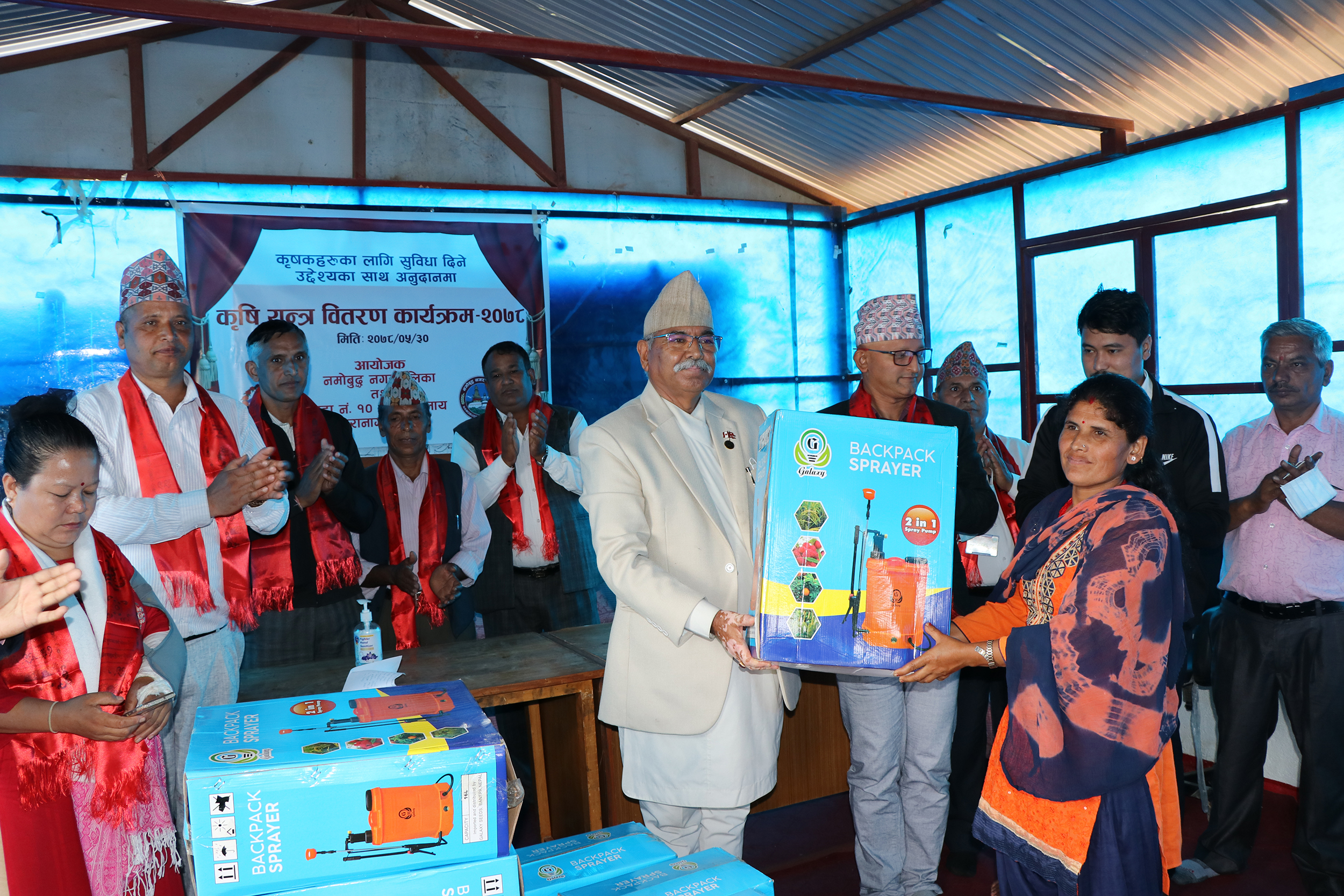 नमोबुद्ध नगरपालिकाद्धारा कृषकलाई अनुदानमा कृषि यन्त्र वितरण