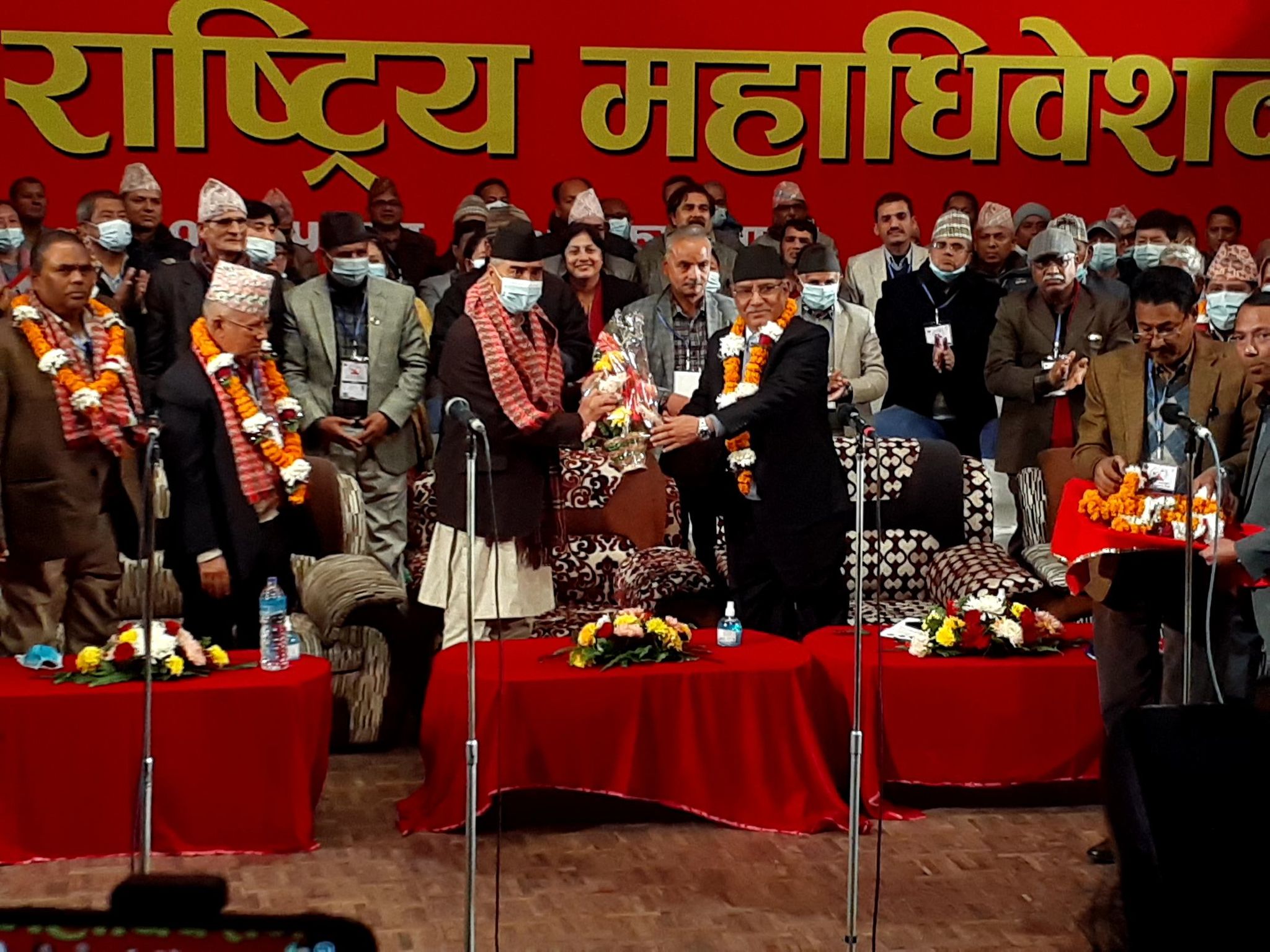 तस्वीरमा माओवादीको आठौं राष्ट्रिय महाधिवेशन हेर्नुहोस् ( तस्वीरहरु )