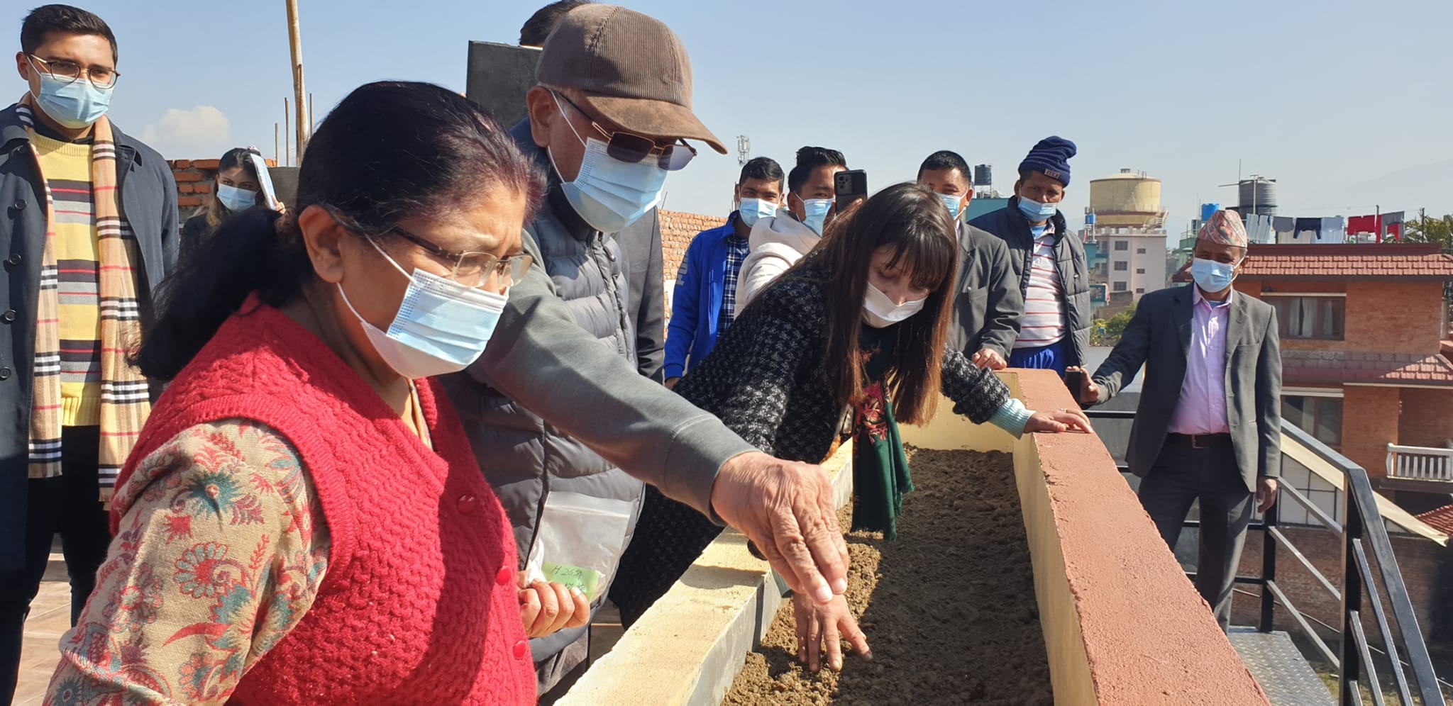 प्रधानमन्त्रीबाट पदमुक्त भएपछि कौसी खेतीमा व्यस्त केपी ओली