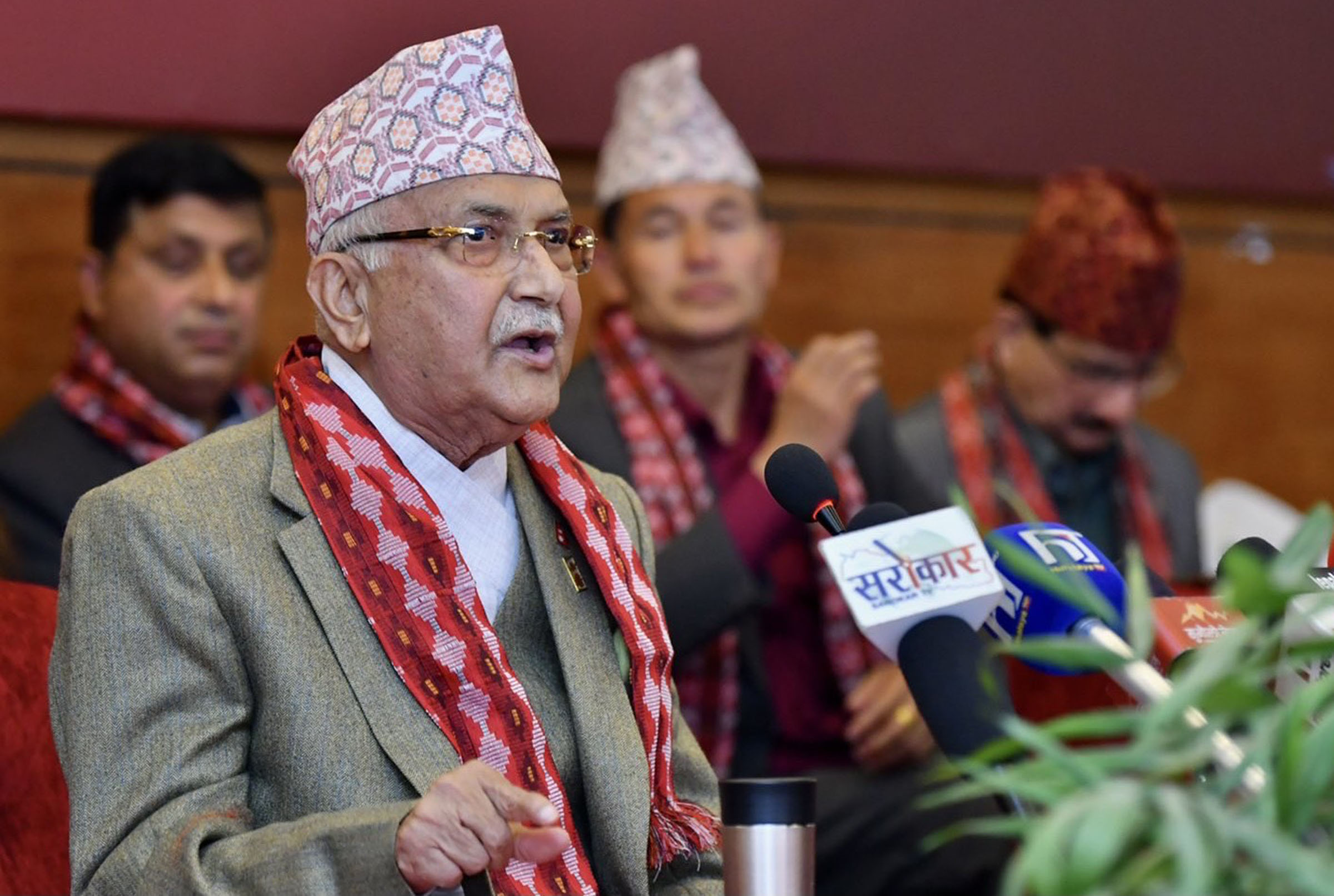 काँग्रेसलाई अत्याउदै केपी ओलीः काँग्रेसको बिचार छैन, १३ सिटमा झारिदिन्छौँ !