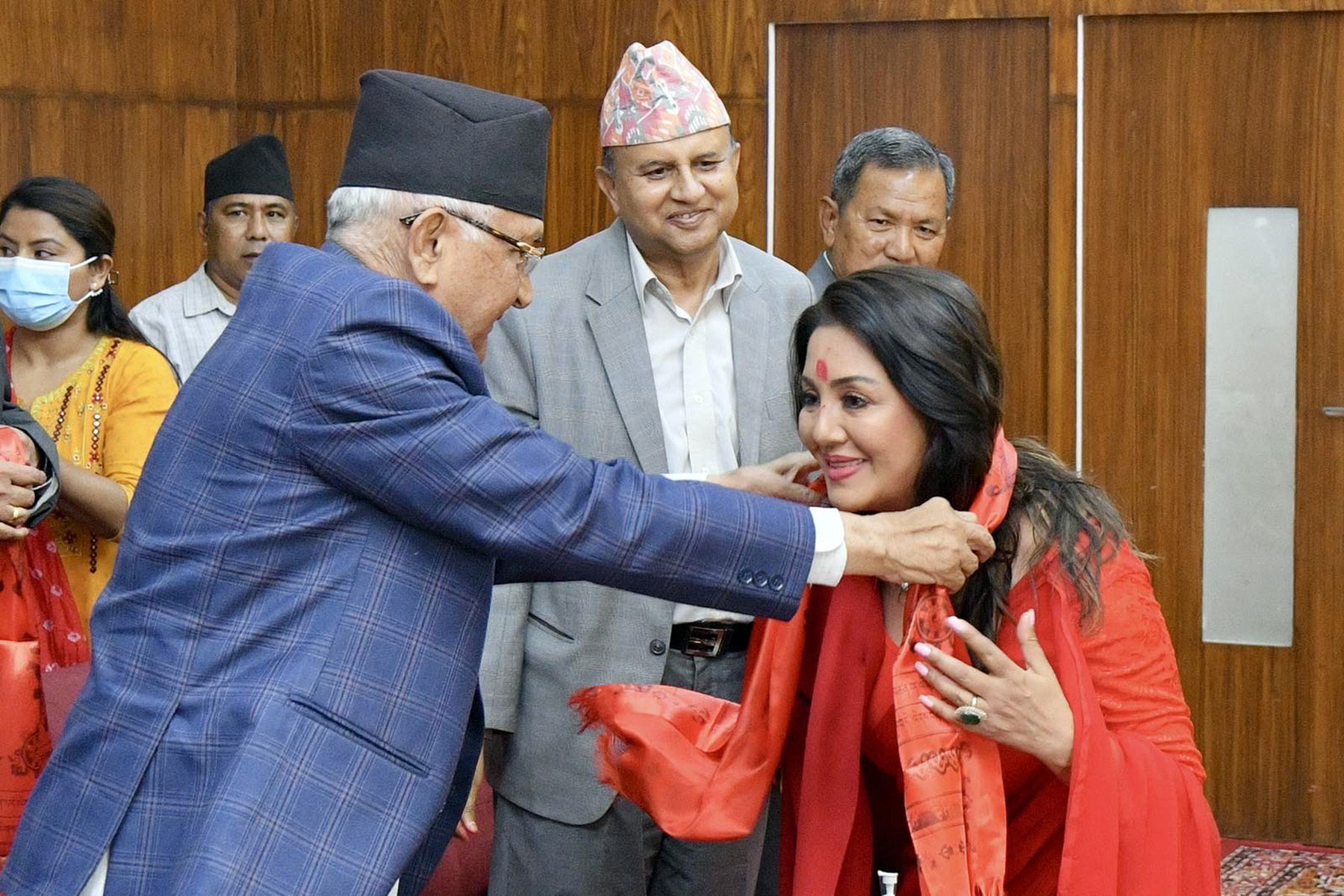 म केपी ओलीको व्यक्तित्व मन पराएर एमाले प्रवेश गरेकी हुँः करिष्मा