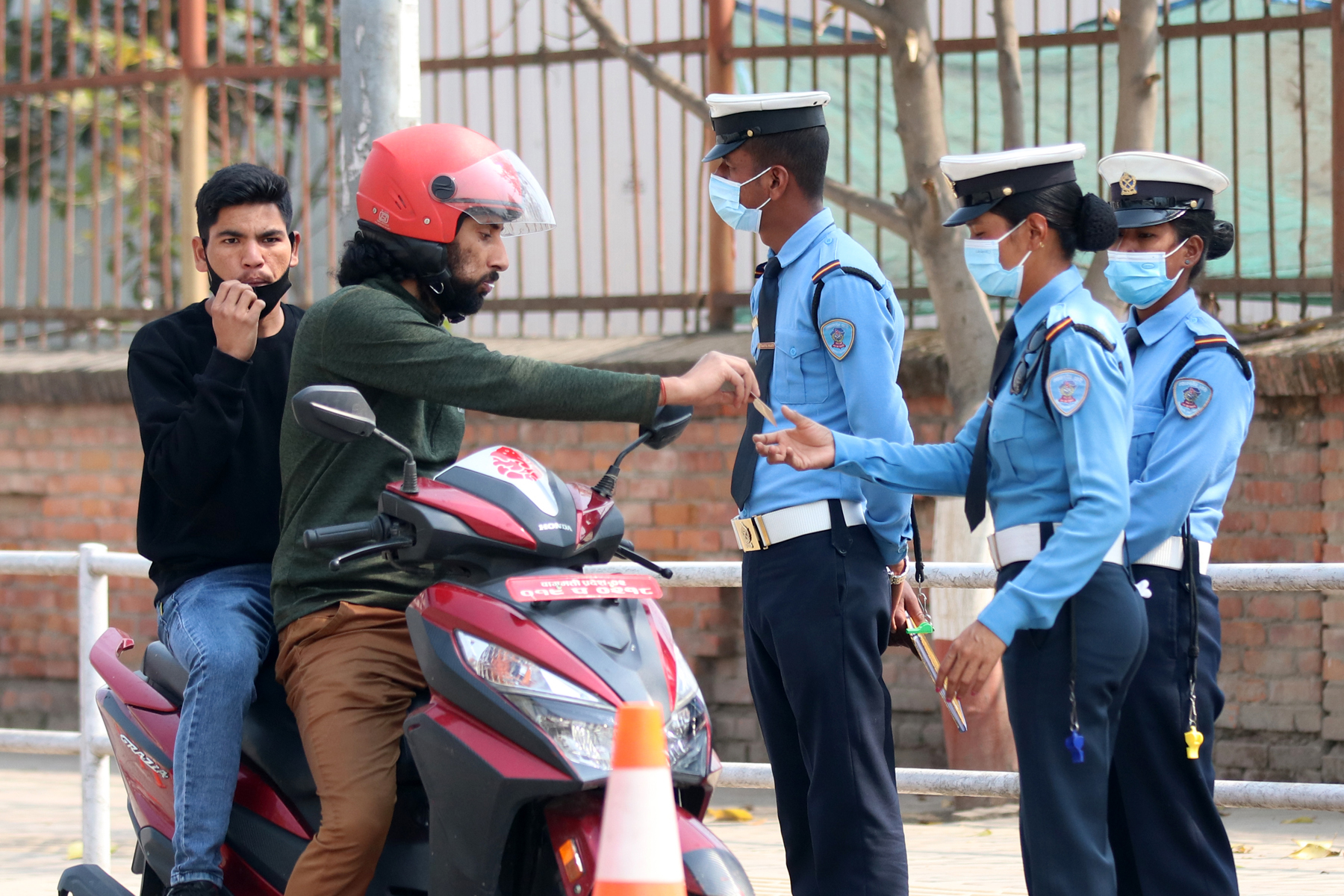 ट्राफिक कारबाहीमा एकैदिन २१ लाख ७७ हजार राजस्व सङ्कलन