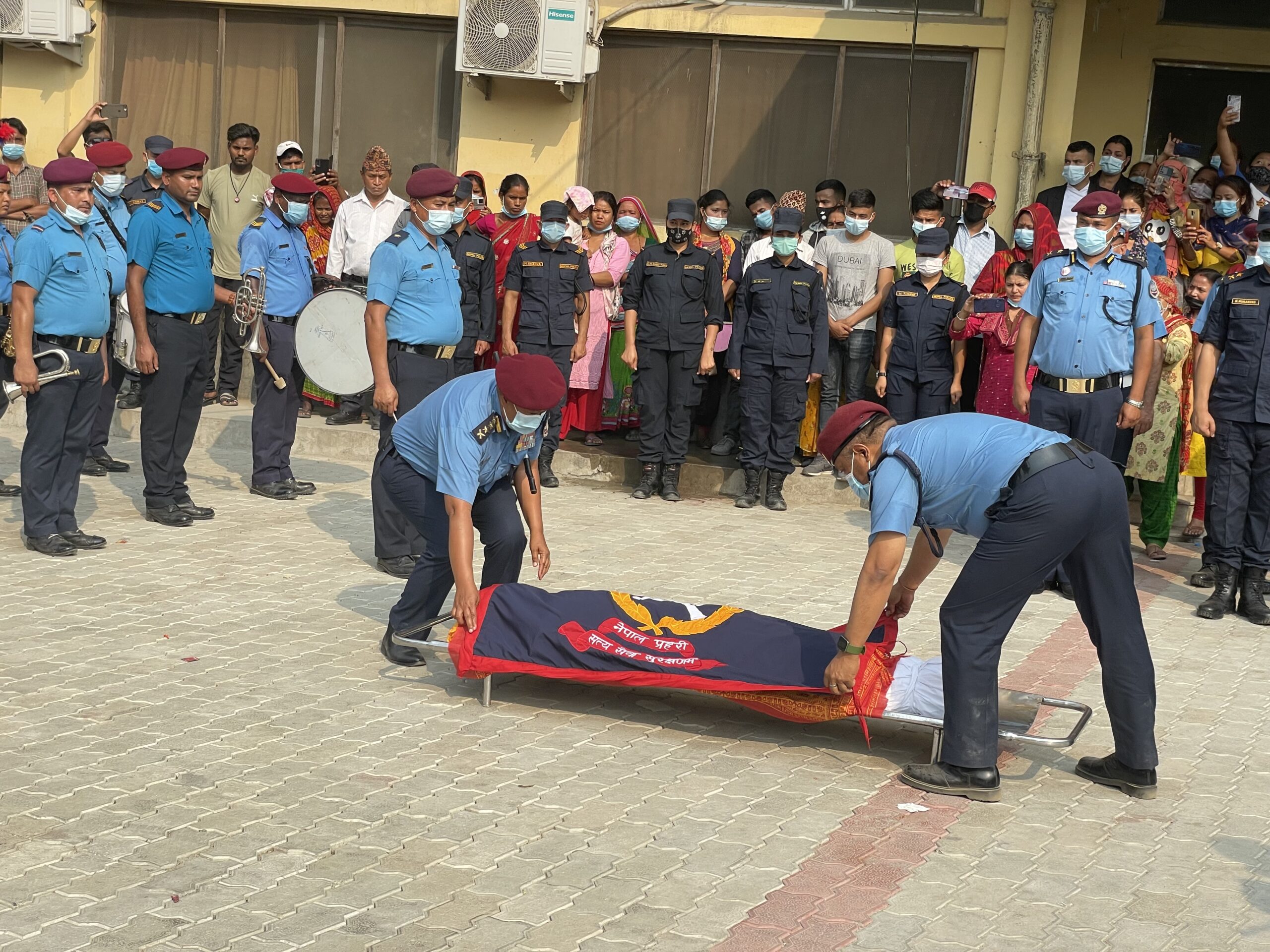 मोरङको लेटाङमा हत्या गरिएकी महिला प्रहरी उर्मिलाको अन्तिम विदाई, प्रहरीले दियो शोक सलामी