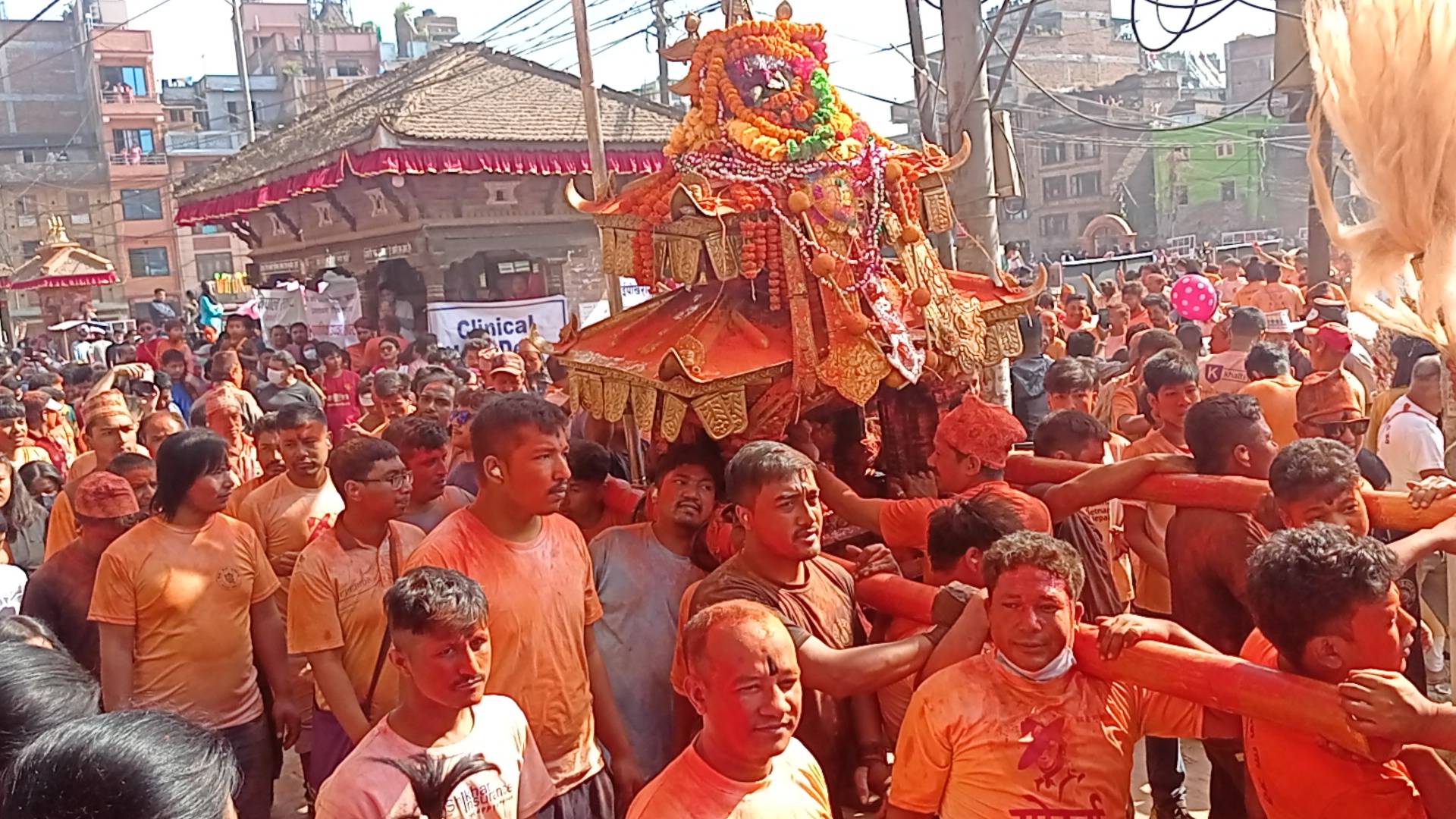 भक्तपुरमा सिन्दुर जात्राको रौनक ( तस्वीरहरु )
