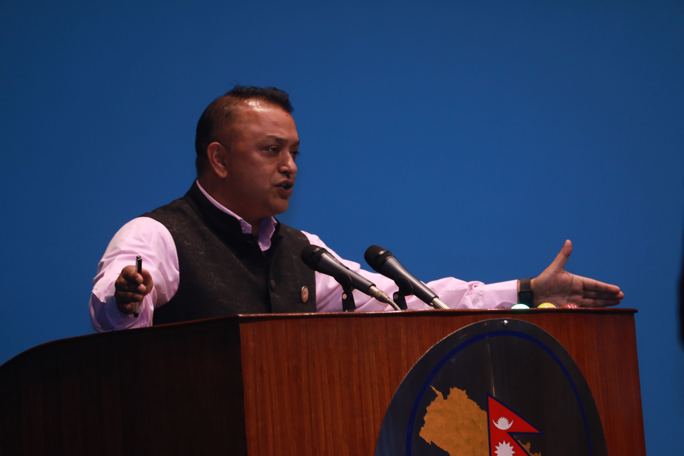 के साच्चै गगन थापाले संसदीय दलमा देउवालाई हराएर प्रधानमन्त्री बन्ने स्थिति छ ?
