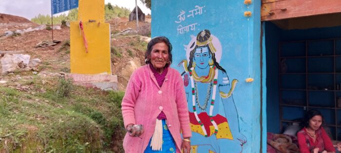 ७२ बर्षीया भानादेवीको चित्रकला, वाल पेन्टिङमा अझै सक्रिय