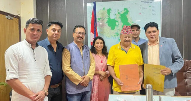 पुष्प खेतीका लागि नेउवा महासंघको कृषि उद्यम केन्द्र र धनगढी उपमहानगरपालिकाबीच सम्झौता