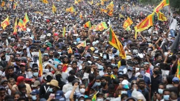 श्रीलंकामा जनविद्रोहको आगो, नेपाली नेतामा बढ्दै त्रास !