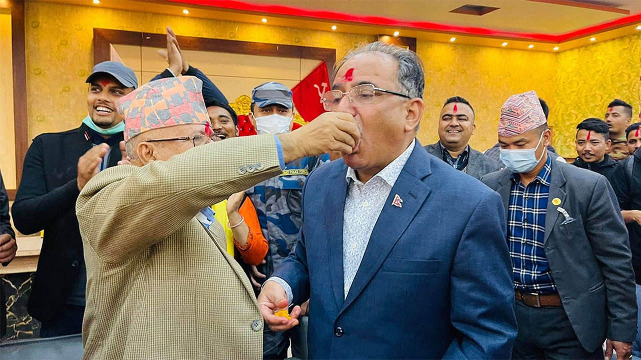 प्रचण्डकै आड भरोसामा विद्रोह गरेका माधव नेपालको दोमनः सरकारमा जाने कि प्रतिपक्षमै बस्ने ?