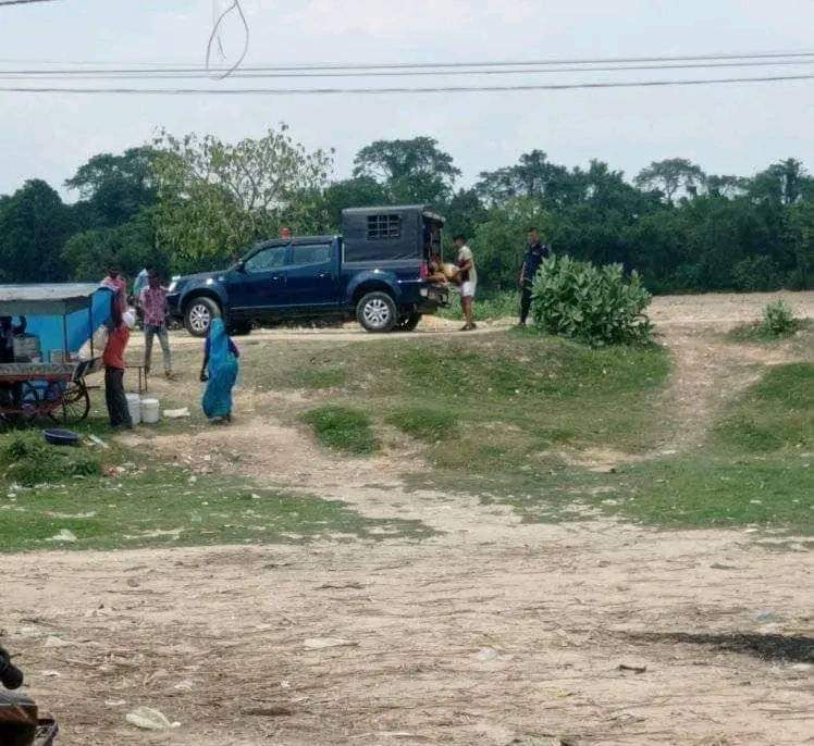 सर्वसाधारणलाई रोक्ने प्रहरी आफैँ भारतको फरेनिया बजार पुगेपछि…….