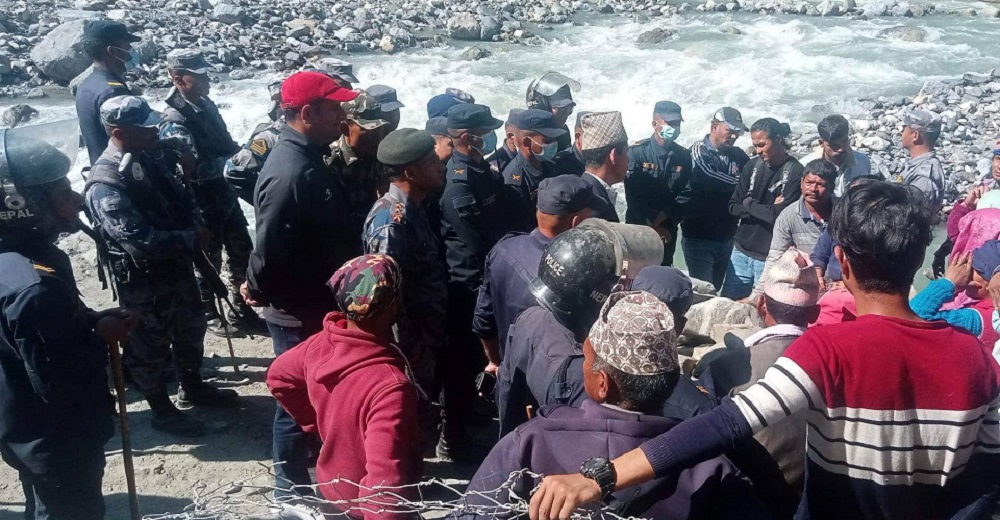 दार्चुलामा नेपालीमाथि भारतीयले ढुंगाले आक्रमण गर्दा चार घाईते
