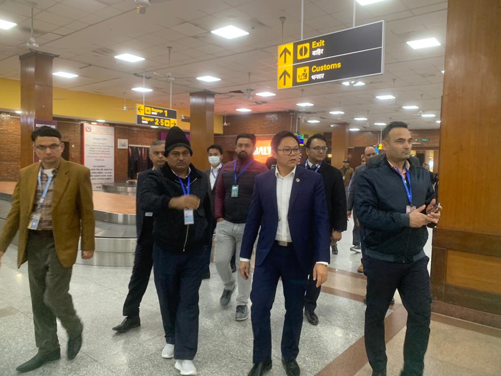 अन्तराष्ट्रिय विमानस्थल व्यवस्थापनमा पर्यटन मन्त्रीको जोड, बिहानै तेस्रो पटक अनुगमन