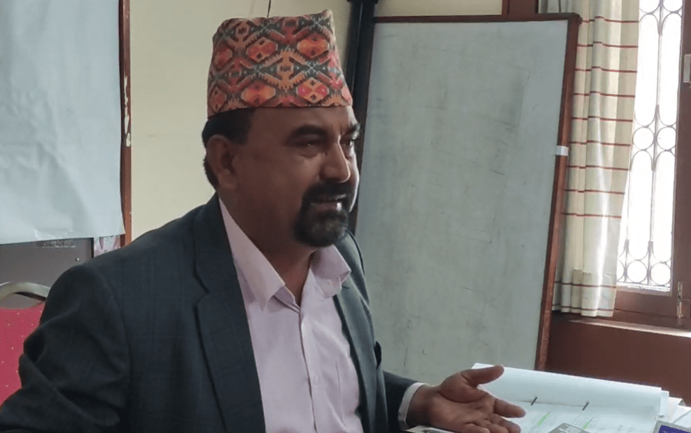 भ्रष्टाचार मुद्धामा जेल र जरिवाना दुबै तोकिएका पूर्व मन्त्री बद्री न्यौपाने धुरु धुरु रोए