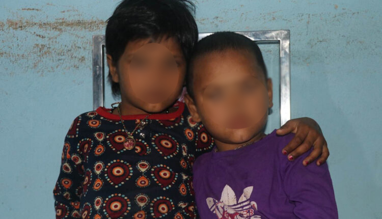 कैलालीको होटलमा आमा वेपत्ता, दुई बच्चा अलपत्र
