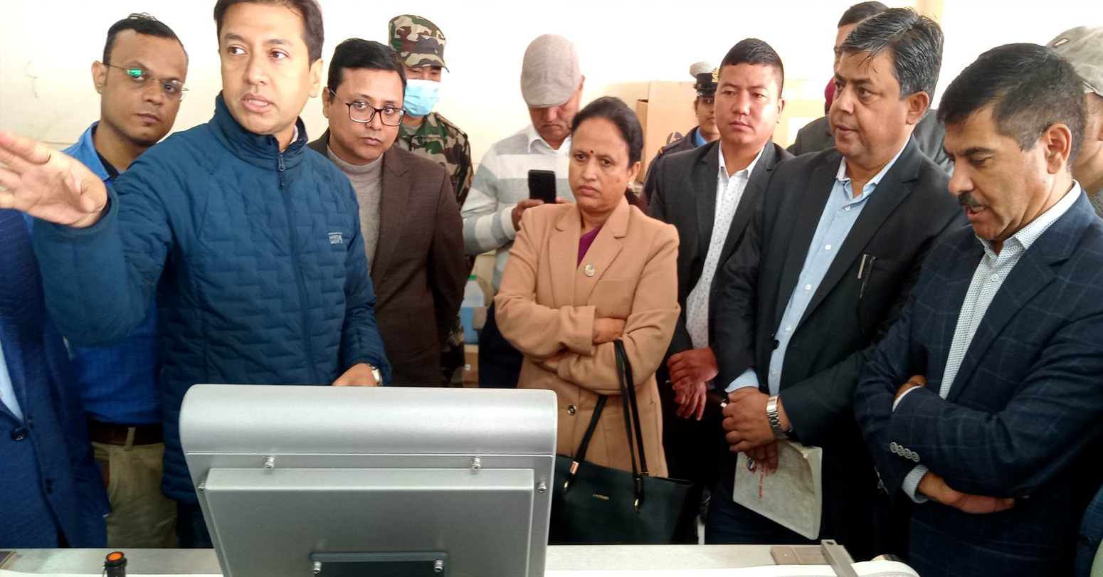 चैतभित्रै सेक्युरिटी प्रिन्टिङ प्रेसबाट ‘स्टिकर’ छाप्न सञ्चारमन्त्री शर्माले दिईन निर्देशन