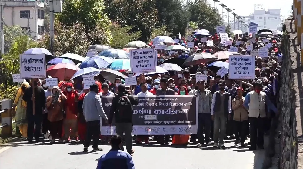 फेरी उठिबास लगाउन खोजेको भन्दै मेयर बालेन्द्र शाह बिरुद्ध प्रदर्शन