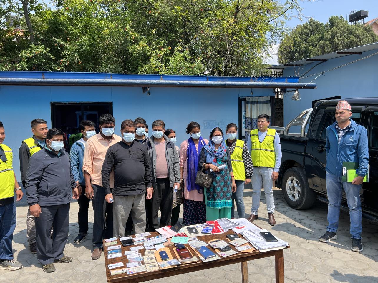 झुक्याएर वंशजकै आधारमा नेपाली नागरिकता लिएर व्यवशाय गर्दै आएका १० भारतीय एकै साथ पक्राउ