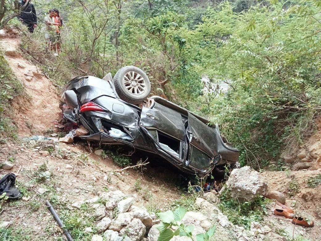 गाडी दुर्घटनामा परि सुदूरपश्चिमका कानुनमन्त्री सिंह सहित ३ जनाको निधन