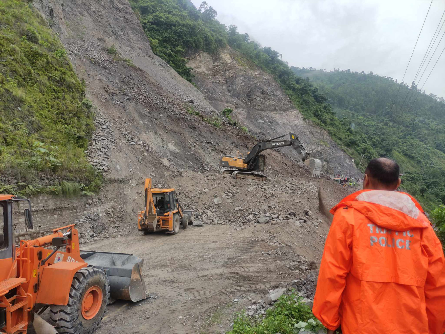 देशभर विभिन्न सात सडकखण्ड अवरुद्ध