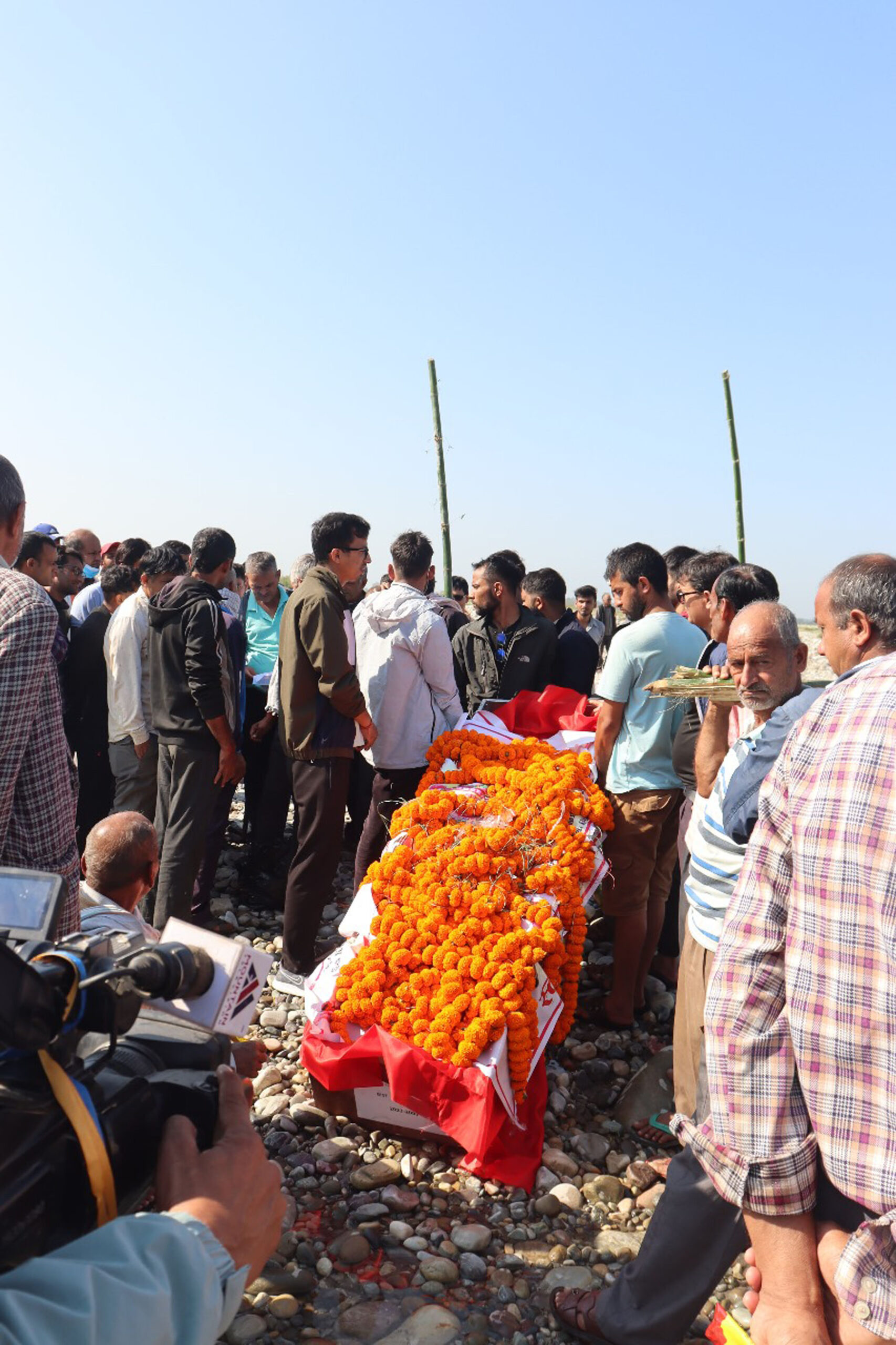 सहारा बनेको छोरो बाकसमा फर्किदा…