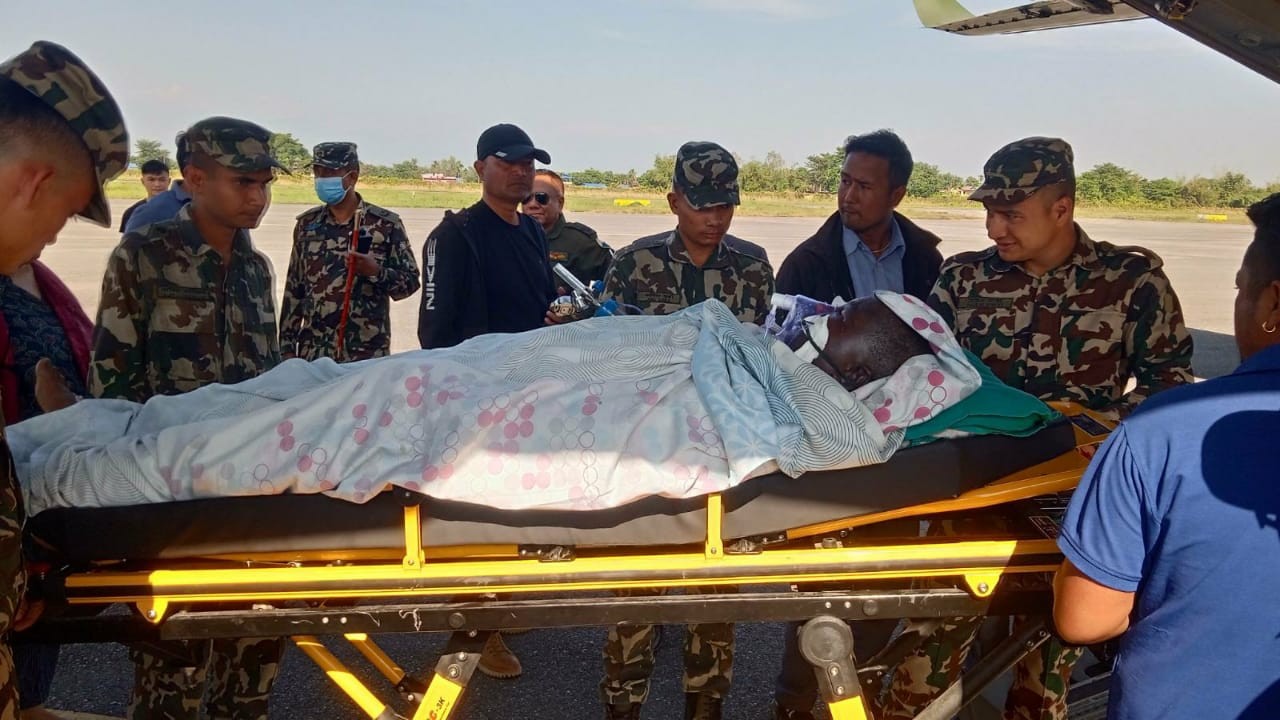 मोरङमा आगलागीमा परी घाईते भएका मध्य १० जनालाई काठमाण्डौँ ल्याईयो