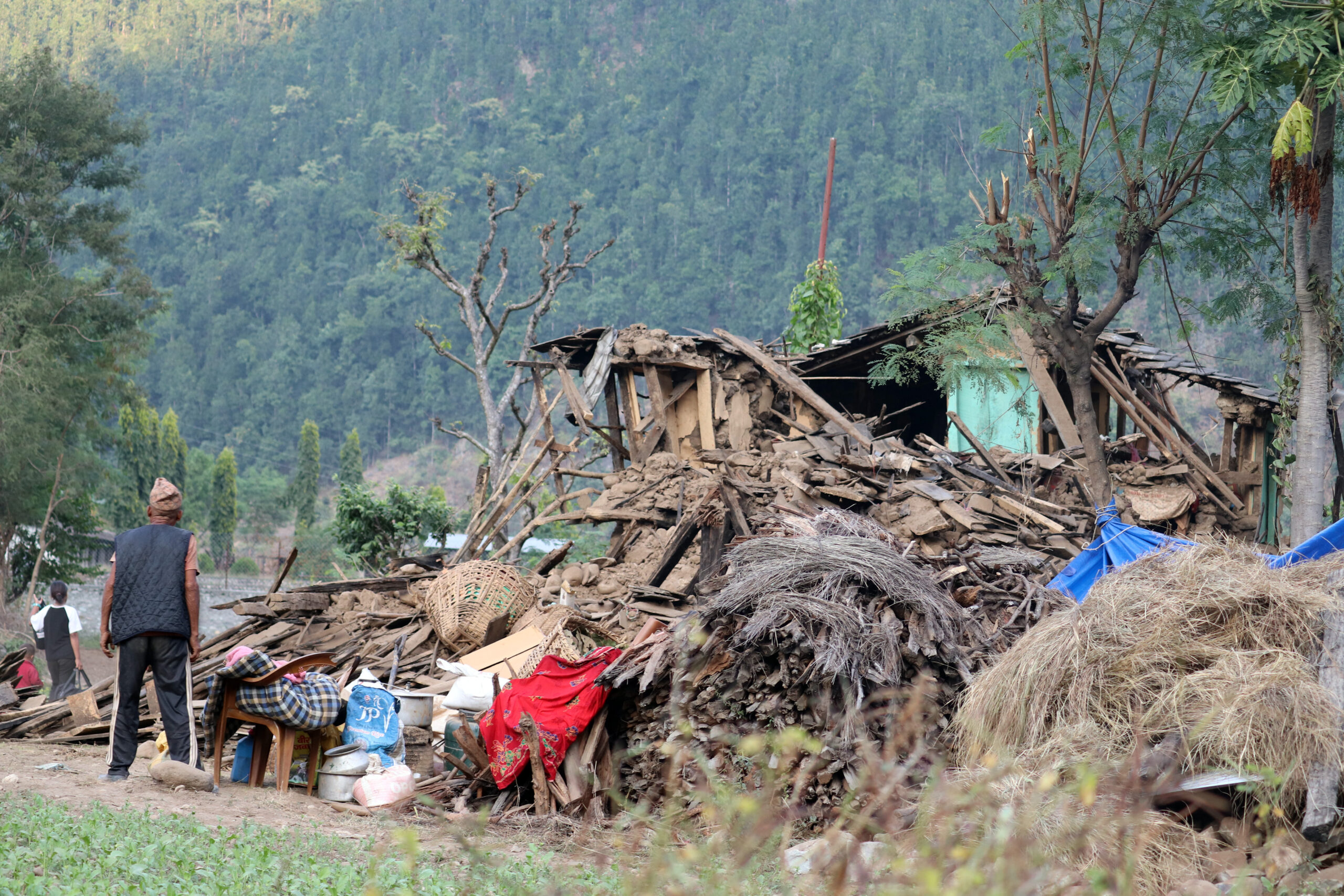 भूकम्प पीडितको हातमा राहत पुग्न किन भईरहेको छ ढिलाई ?