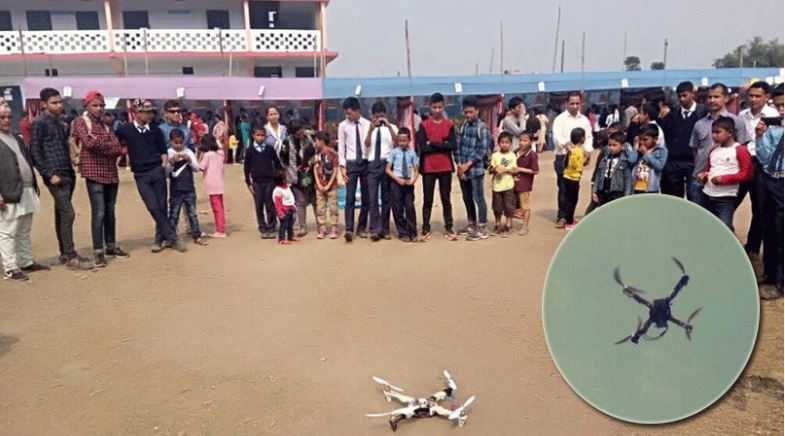 कक्षा १० मा अध्ययनत सबिनले उडाए ‘नमूना हवाईजहाज’